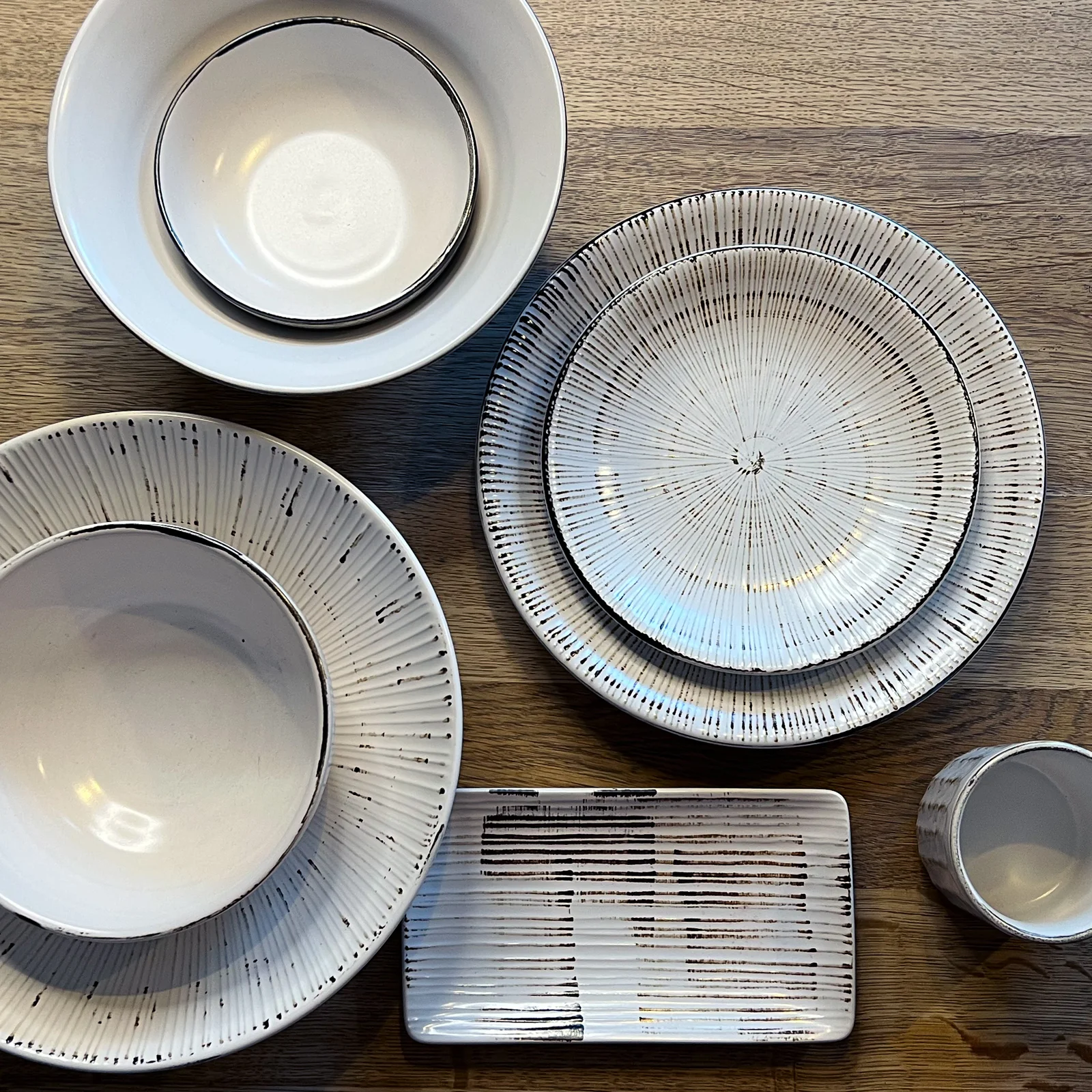 Small White Showa Seito Round Plate 180mm - Image 7